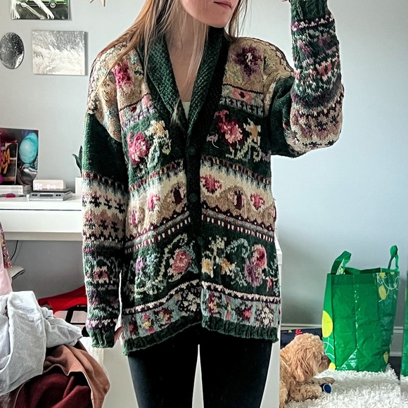SOLD VINTAGE Cottagecore Knit Cardigan - Picture 3 of 7